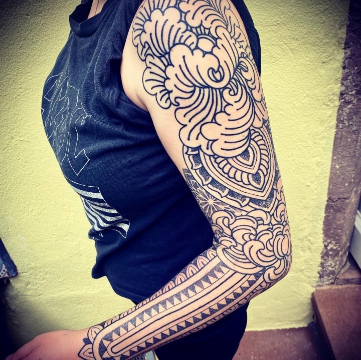 tattoo bras complet mandala ornemental tribal strasbourg
