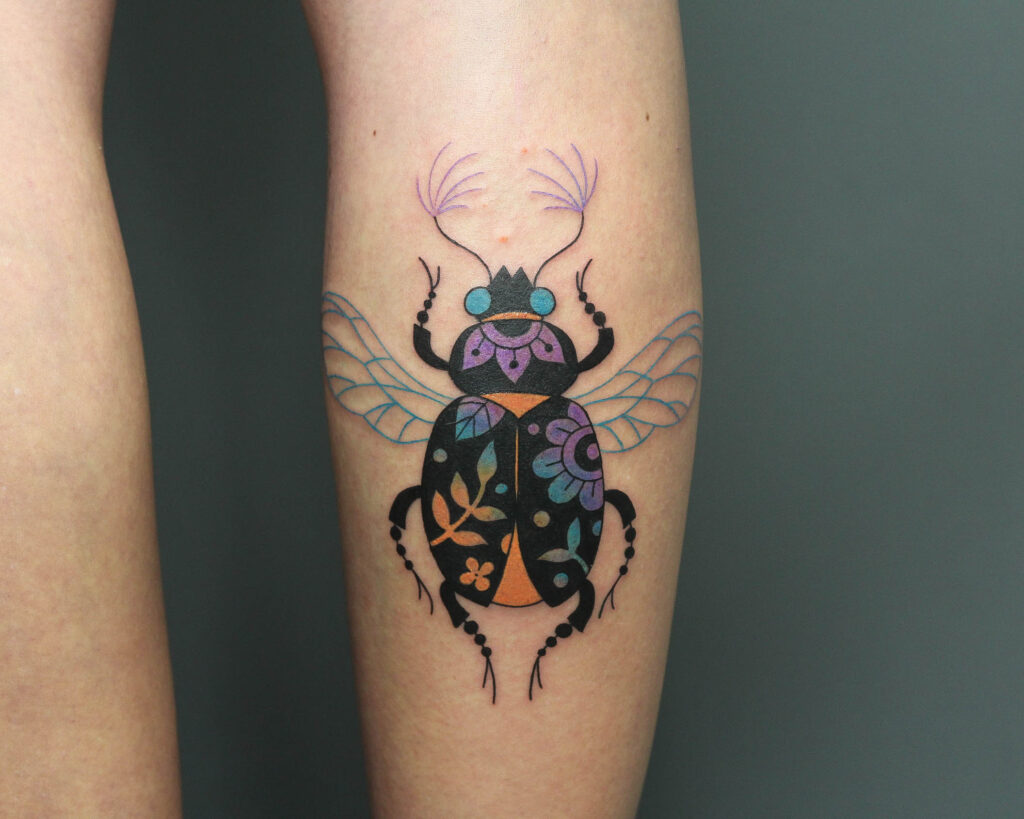 tatouage-audreyscaramus-scarabée-couleurs-guests-tattoo